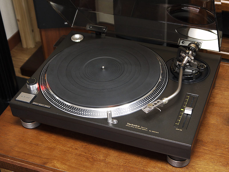 新販売Technics テクニクス SL-1200MK4 ターンテーブル レコードプレイヤー 音響 オーディオ 中古 F6417831 パナソニック、テクニクス