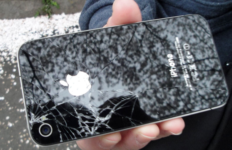 iPhone4背面ガラス割れ